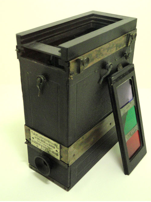豪隆的彩色摄影装置（图片来自尼埃普斯摄影博物馆）